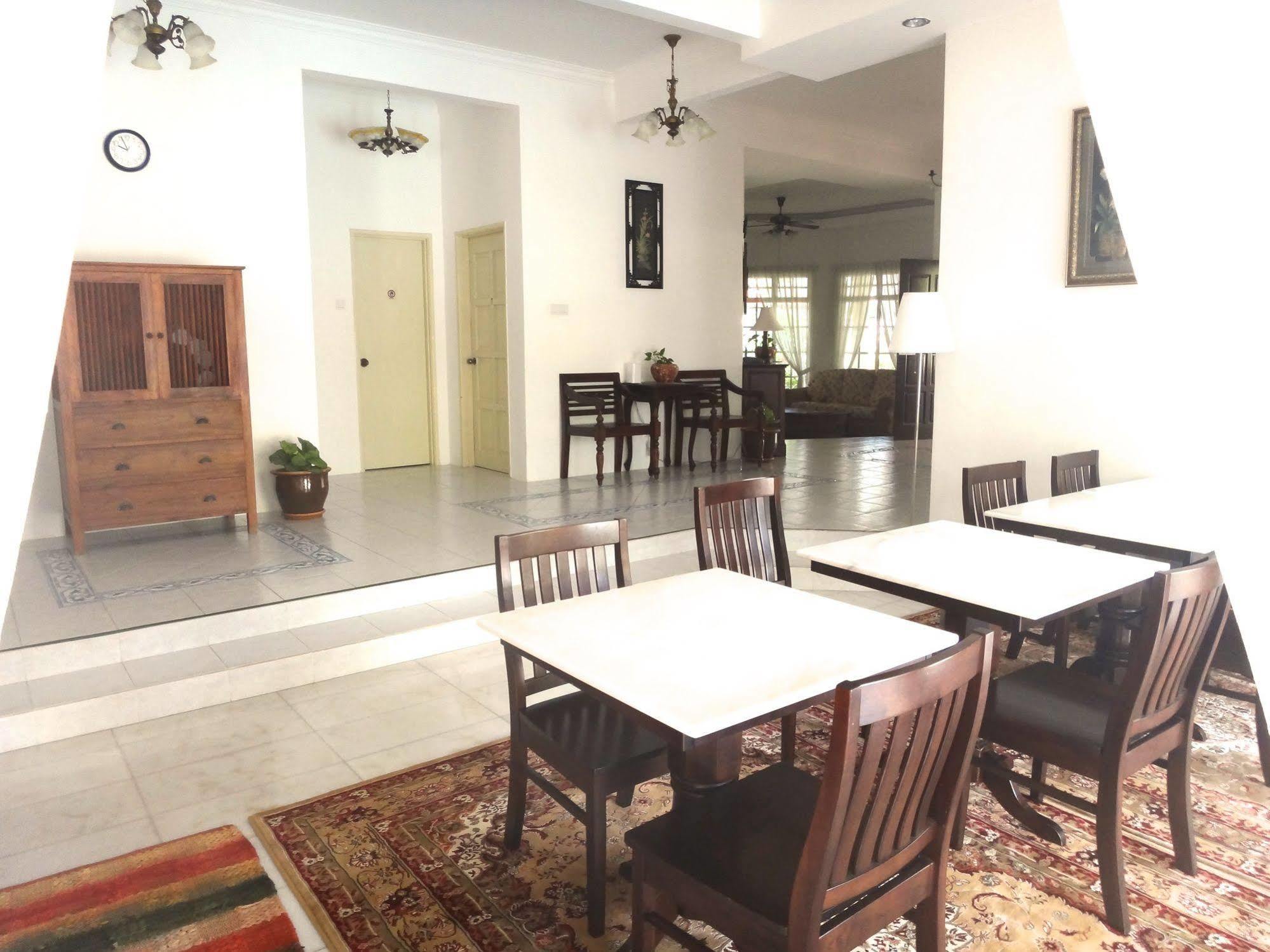 Rumah Putih Near Klia เซปัง ภายนอก รูปภาพ